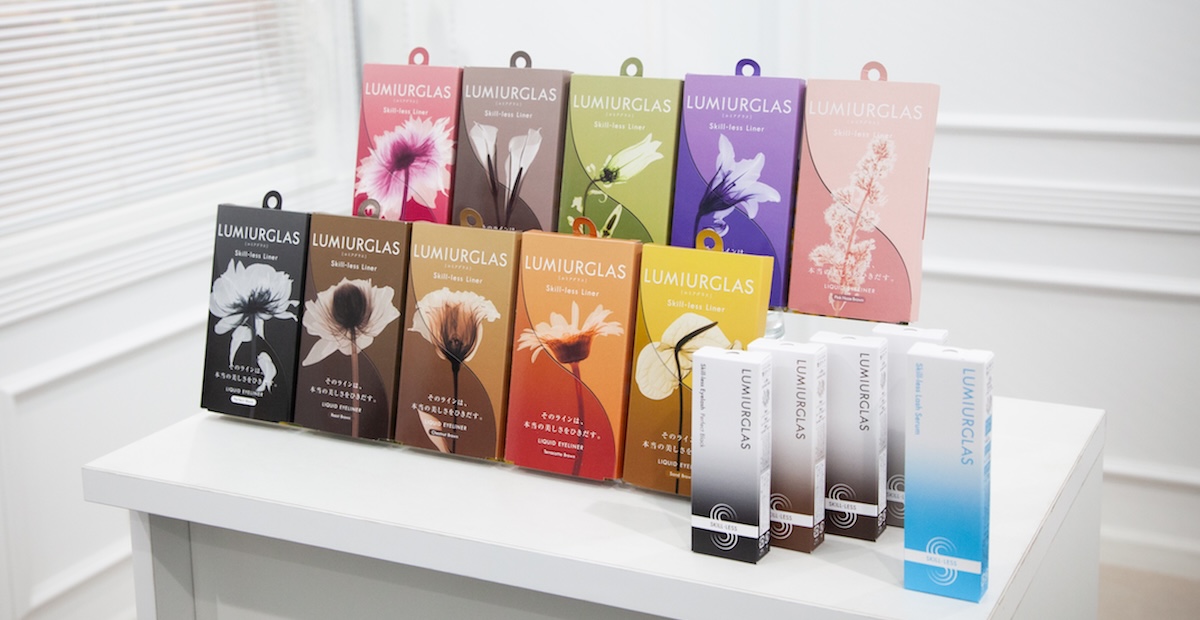 ブランド名の「ルミアグラス」は「Luminous(光)」と「Hourglass(砂時計)」を掛け合わせて造られた言葉